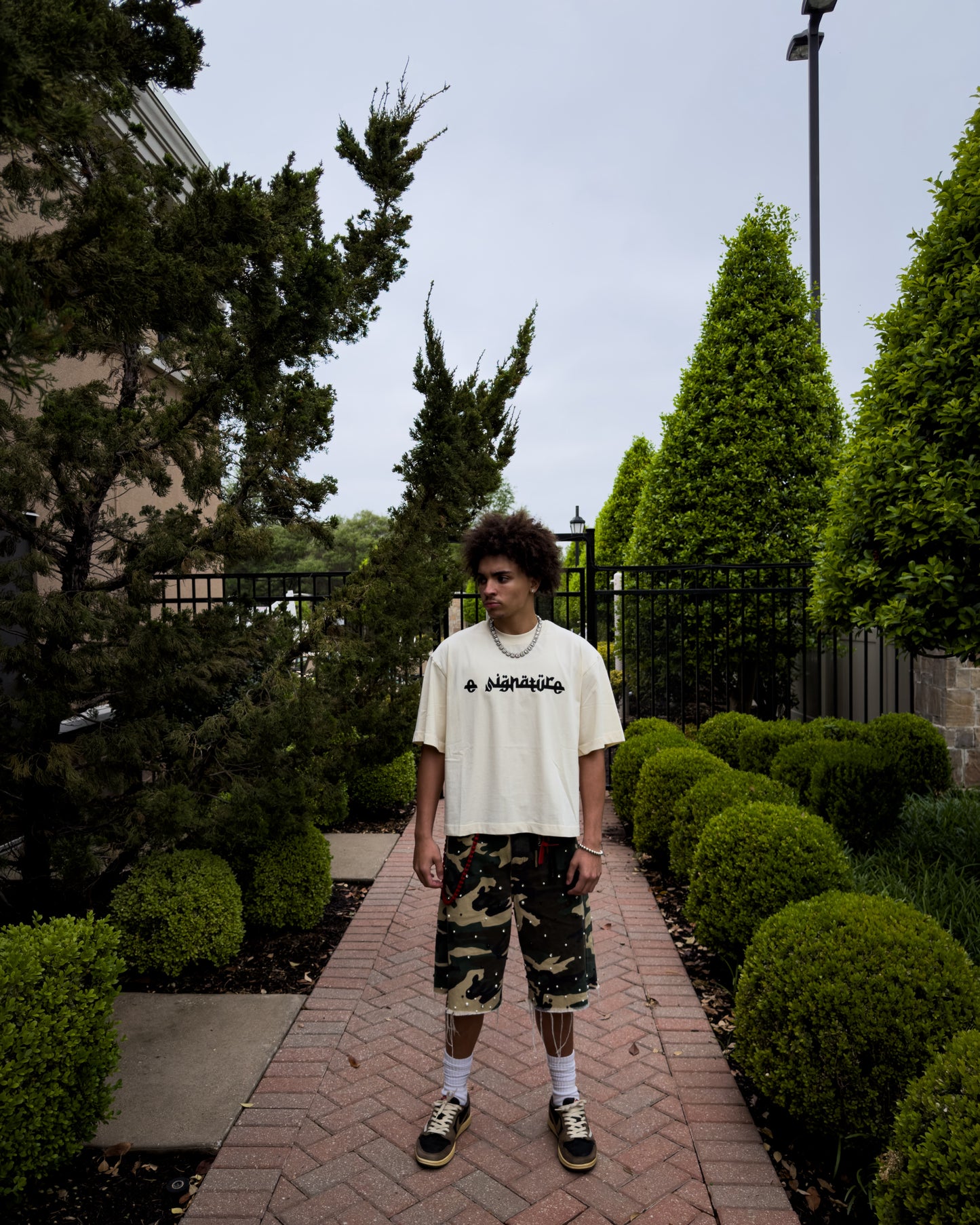Cream Tee ( Arabic Style Font )